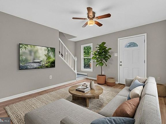 5th image of 10741 Lake Edge Ct