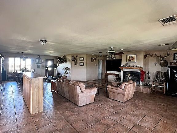 3rd image of 4378 Old Town Rd
