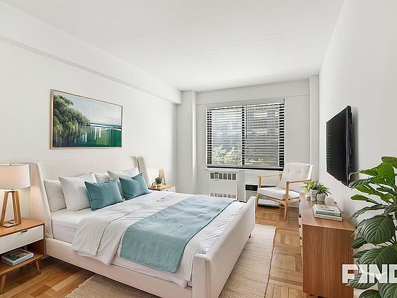 5th image of 200 E 36th St APT 5C