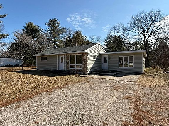 2nd image of 5542 Cedar Lake Rd