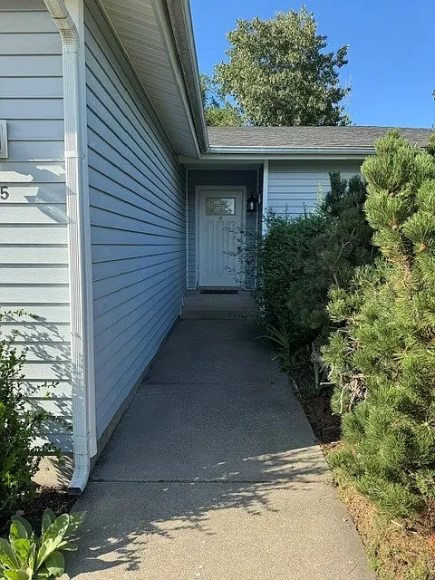 915 W Dee Ct