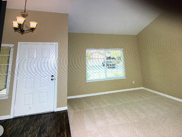 Entry/Living room