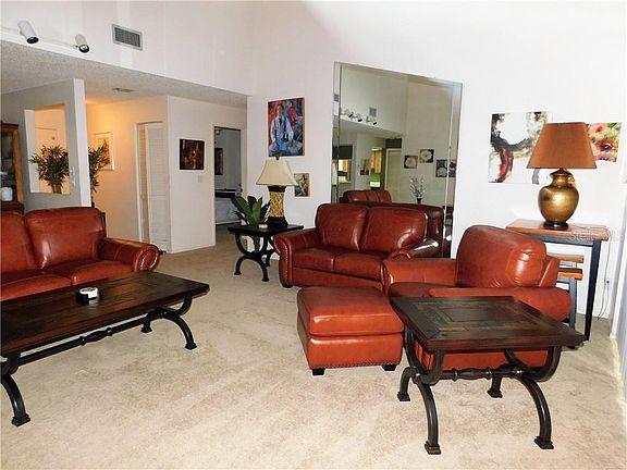 5th image of 70 Joanne Pl