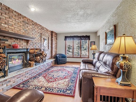 5th image of 6111 Clarence Ln N