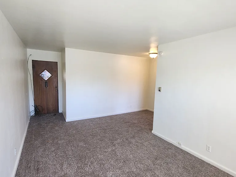 337 S Townsend Ave #D — Photo 9