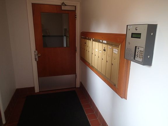 2nd image of 7220 N Claremont Ave #B-3
