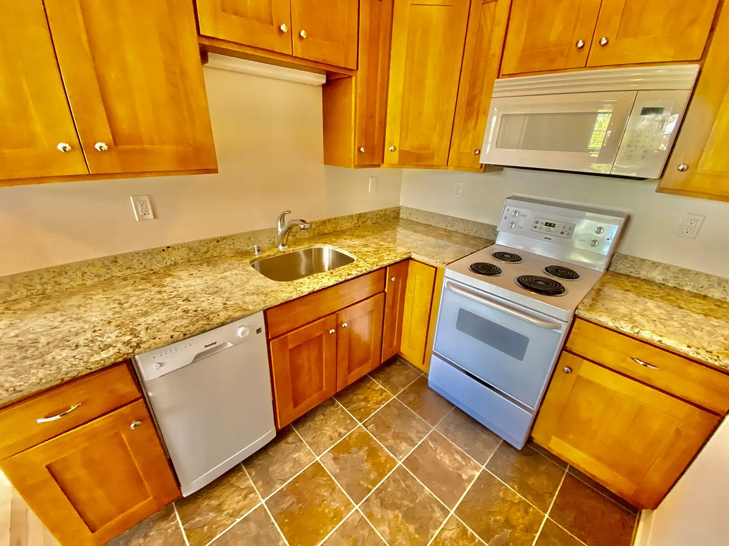 Washington Irving Apartments — Photo 2