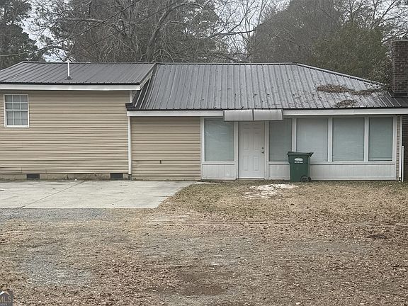 4th image of 1102 N Washington St