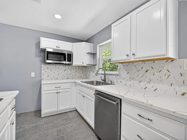 11226 Huggins Dr — Photo 12
