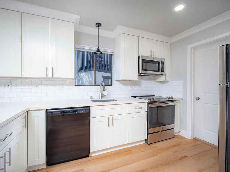 5050 Wilder Dr — Photo 6