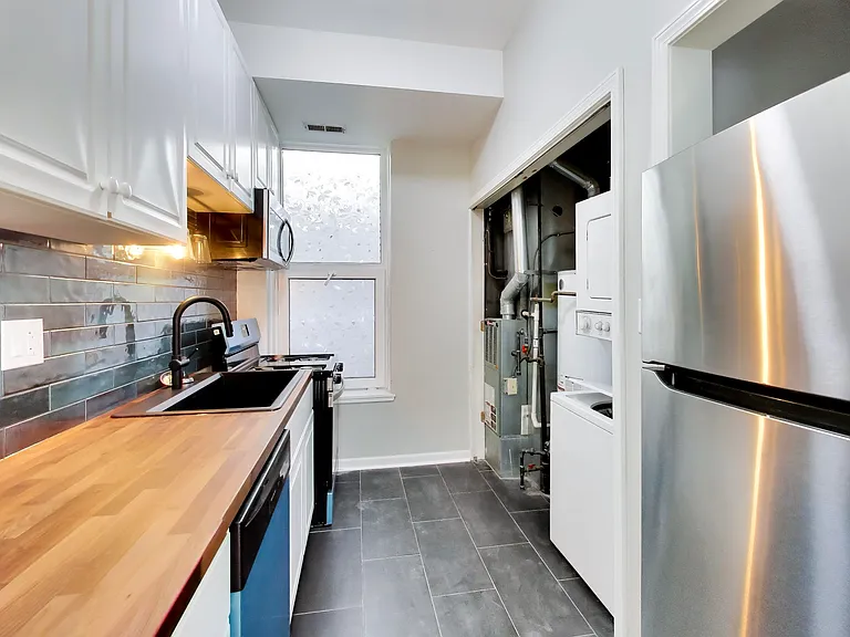 1416 W Huron St #2F — Photo 7