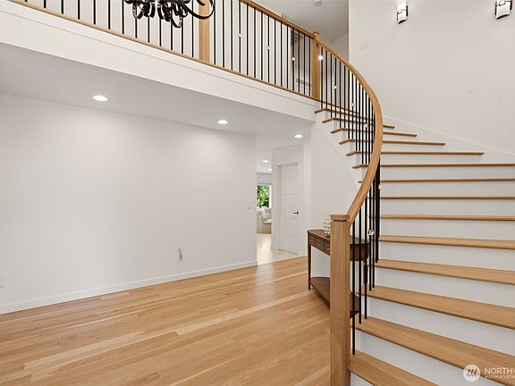 5th image of 32818 181st Avenue SE
