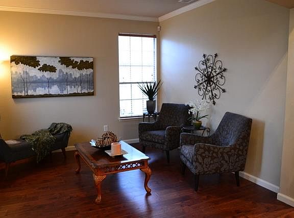 4th image of 1508 Glen Hollow Ln