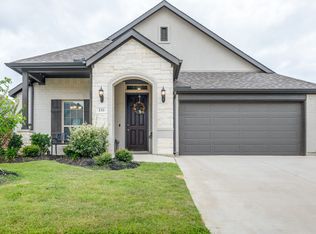 135 Rockin River Dr, Fort Worth, TX 76120