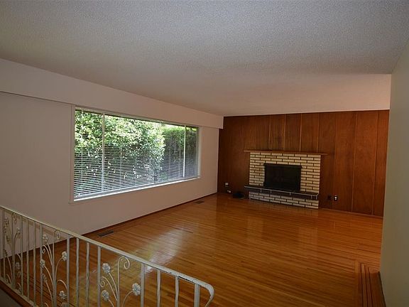 3rd image of 929 Prospect Ave