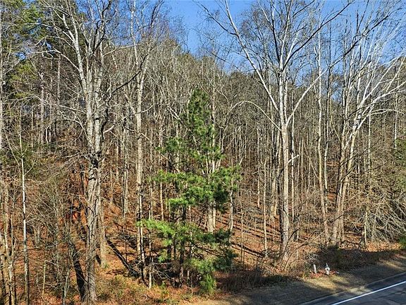 4th image of 1600 Sixes Rd