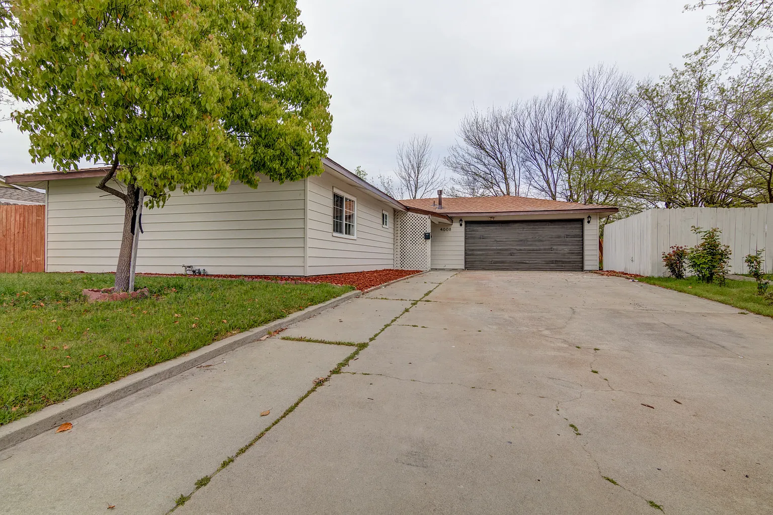 4008 Bruce Way photo 1