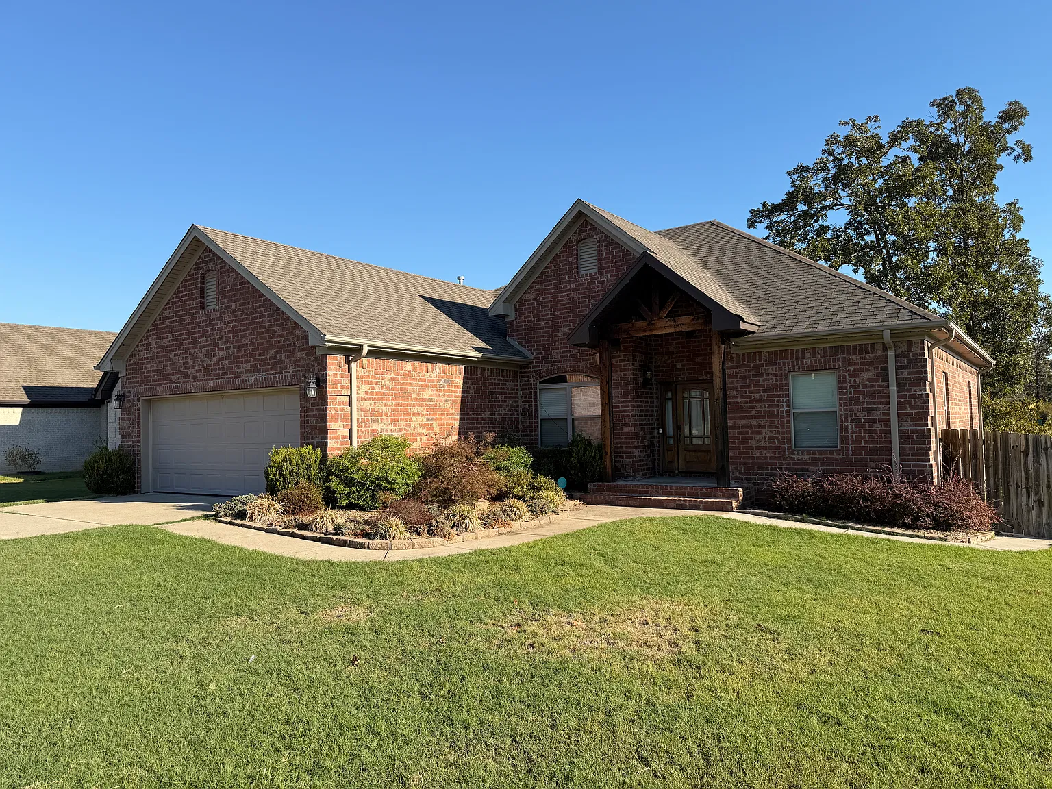4 bed, 1850 sqft, $2,200 — Photo 2