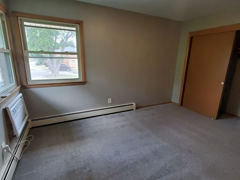 7343 N Teutonia Ave — Photo 9