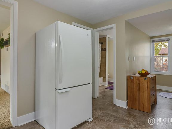 4th image of 357 Woodward St