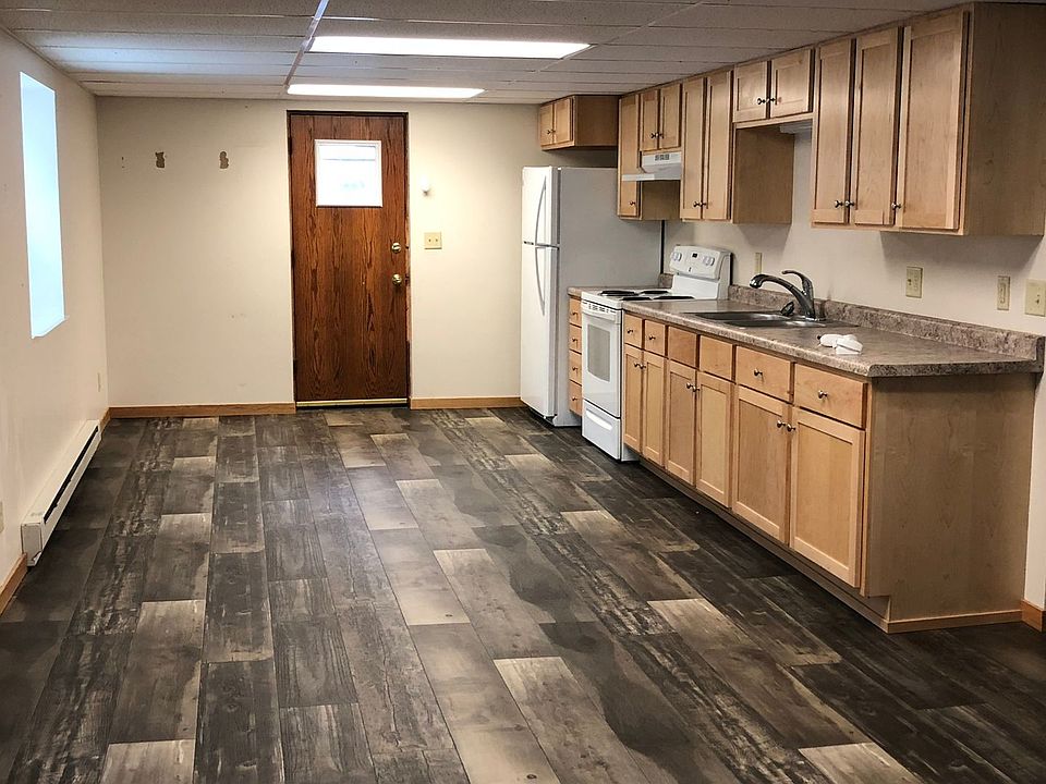 Hillside Triplex Apartment Rentals River Falls, WI Zillow