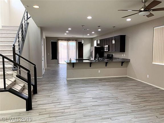 4th image of 107 Heathrow Lake Ave
