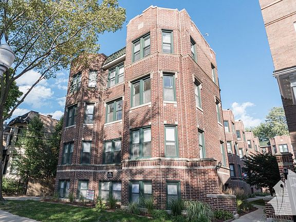 2nd image of 3829 N Greenview Ave #3834-1