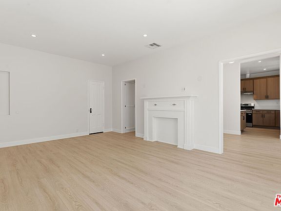 3rd image of 833 1/4 N Alfred St