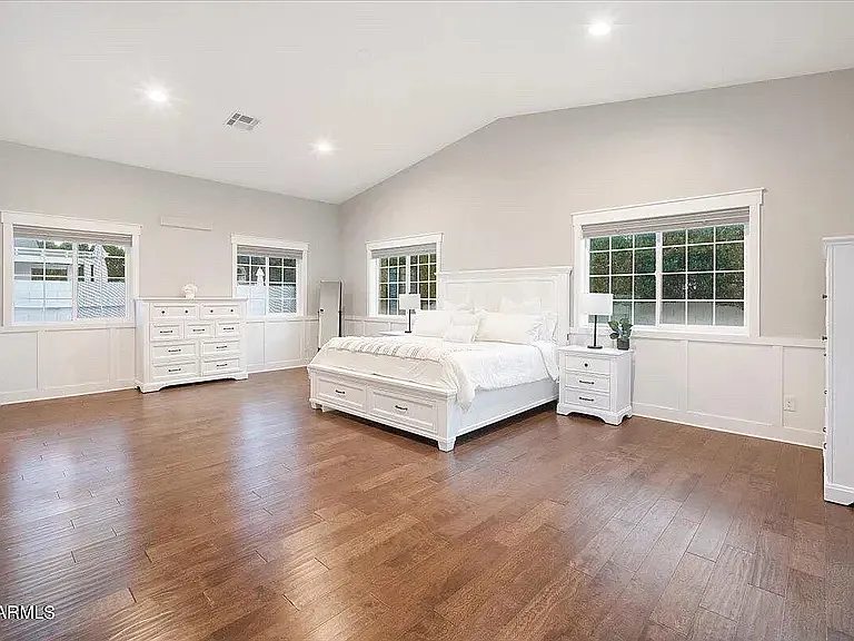 4311 E Earll Dr — Photo 9