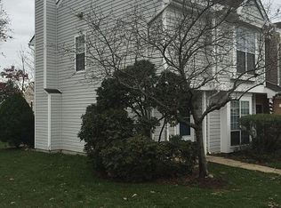 105 Saint Charles Sq, Sterling, VA 20164
