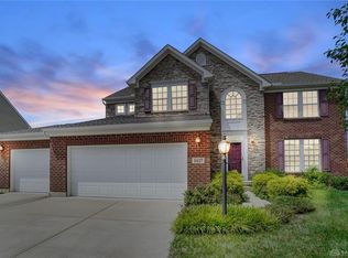 9427 Oak Brook Dr, Centerville, OH 45458