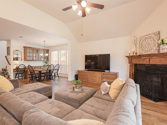 5th image of 913 Canyon Wren Dr