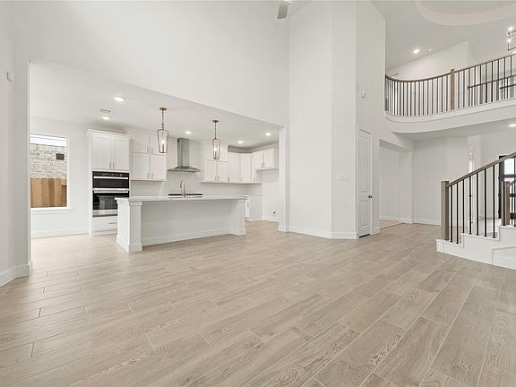 4th image of 9315 Red Cedar Way