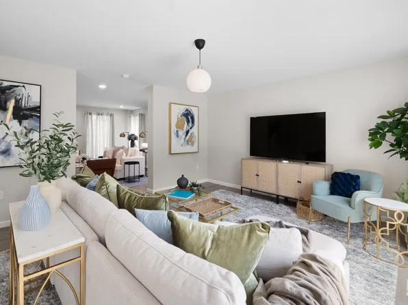 178 S Pier Rd #B, Narragansett, RI 02882