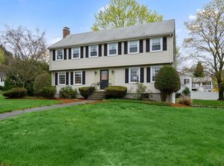 18 Vaillencourt Dr, Framingham, MA 01701