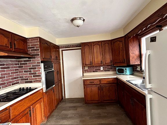 3rd image of 1625 11th St NW