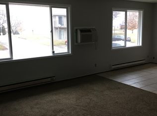 2975 Hales Mill Rd, Dubuque, IA 52002