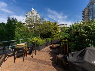 139 Drake St #5A, Vancouver, BC V6Z2T8