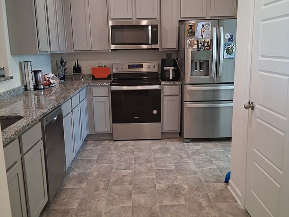 5th image of 2685 Paxton Pl