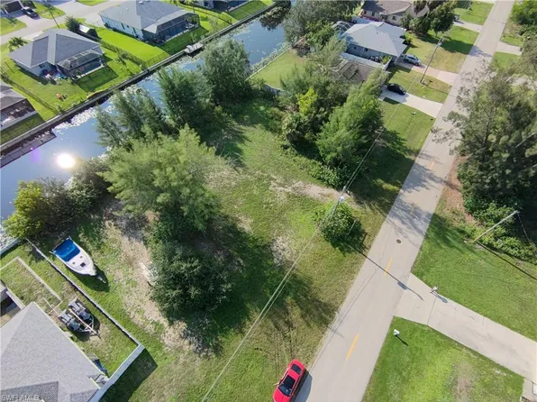 951 SW 15th PL, CAPE CORAL, FL 33991