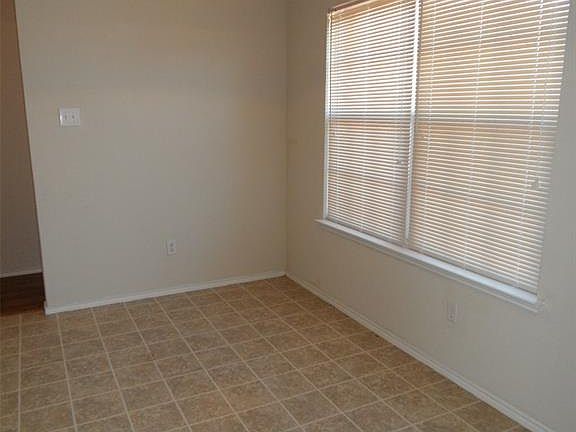 4th image of 7912 Marydean Ave #7914