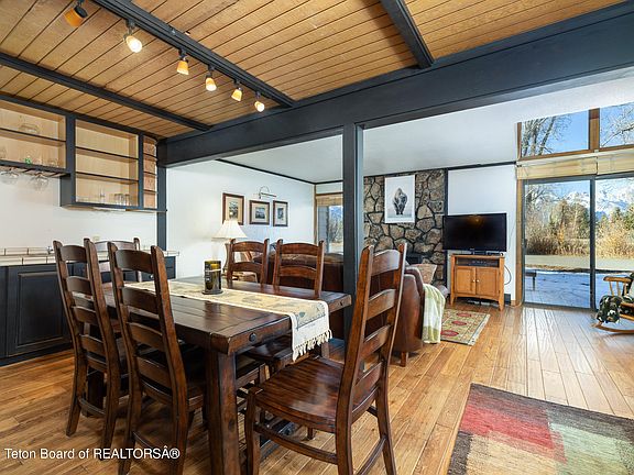 5th image of 410 E Sagebrush Dr #7