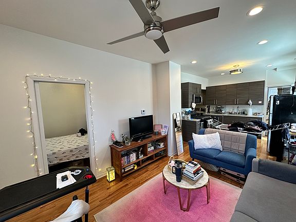 5th image of 1452 N Greenview Ave #3R