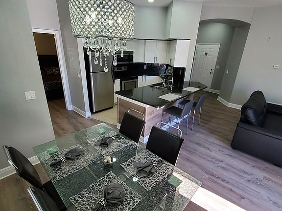 3rd image of 7360 Westpointe Blvd #1435