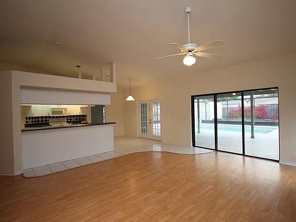 3rd image of 2918 Wilder Creek Cir
