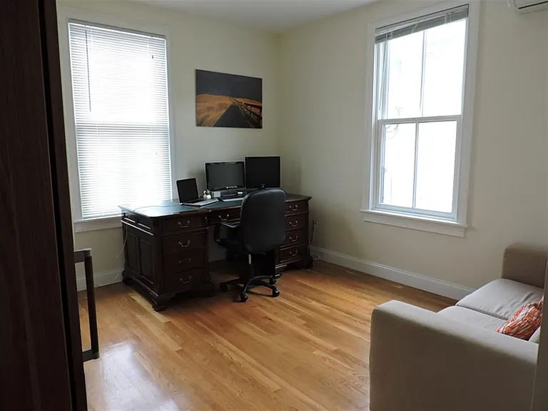 33 Roberts Rd — Photo 8