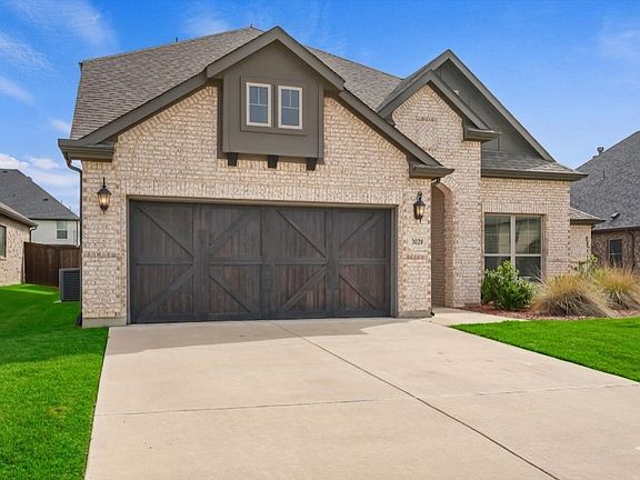 3rd image of 3020 Capital Hill Dr