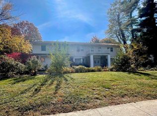 23 Grove St, Roslyn, NY 11576