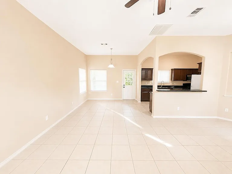 9104 N Green River Dr #E — Photo 8