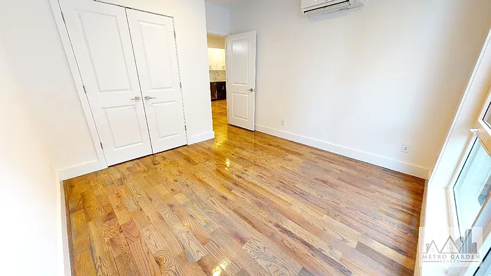 Rented by Metro Garden Realty NYC | media 44